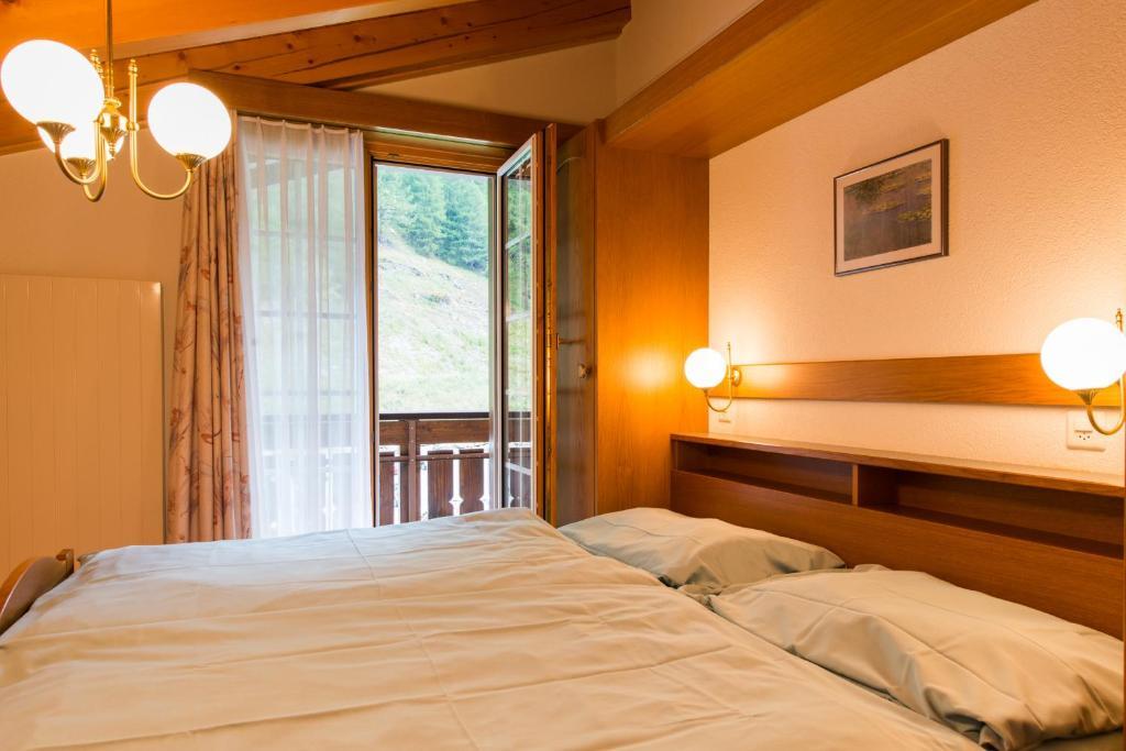 Haus Evita Saas-Grund Pokoj fotografie