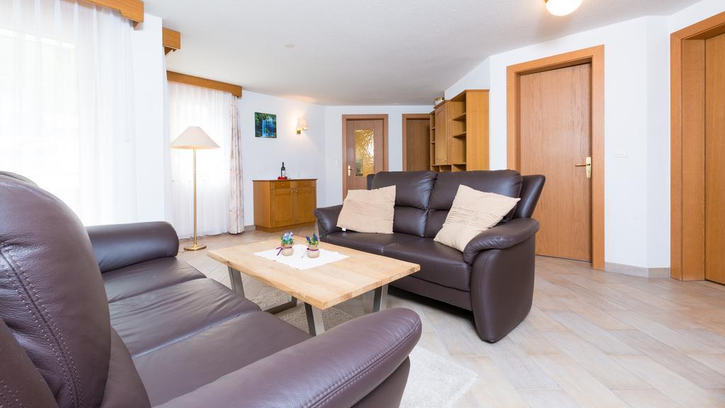 Haus Evita Saas-Grund Pokoj fotografie